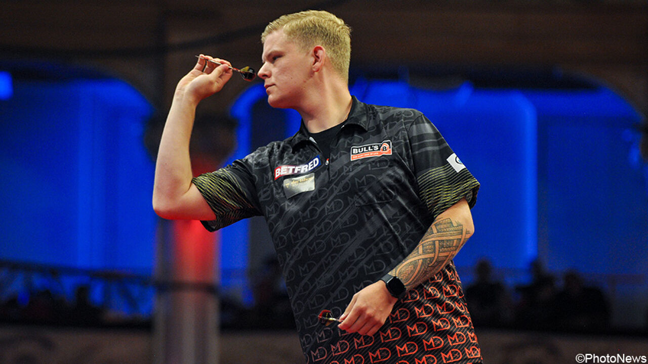 Mike De Decker stoot zonder setverlies door naar 2e ronde WK darts
