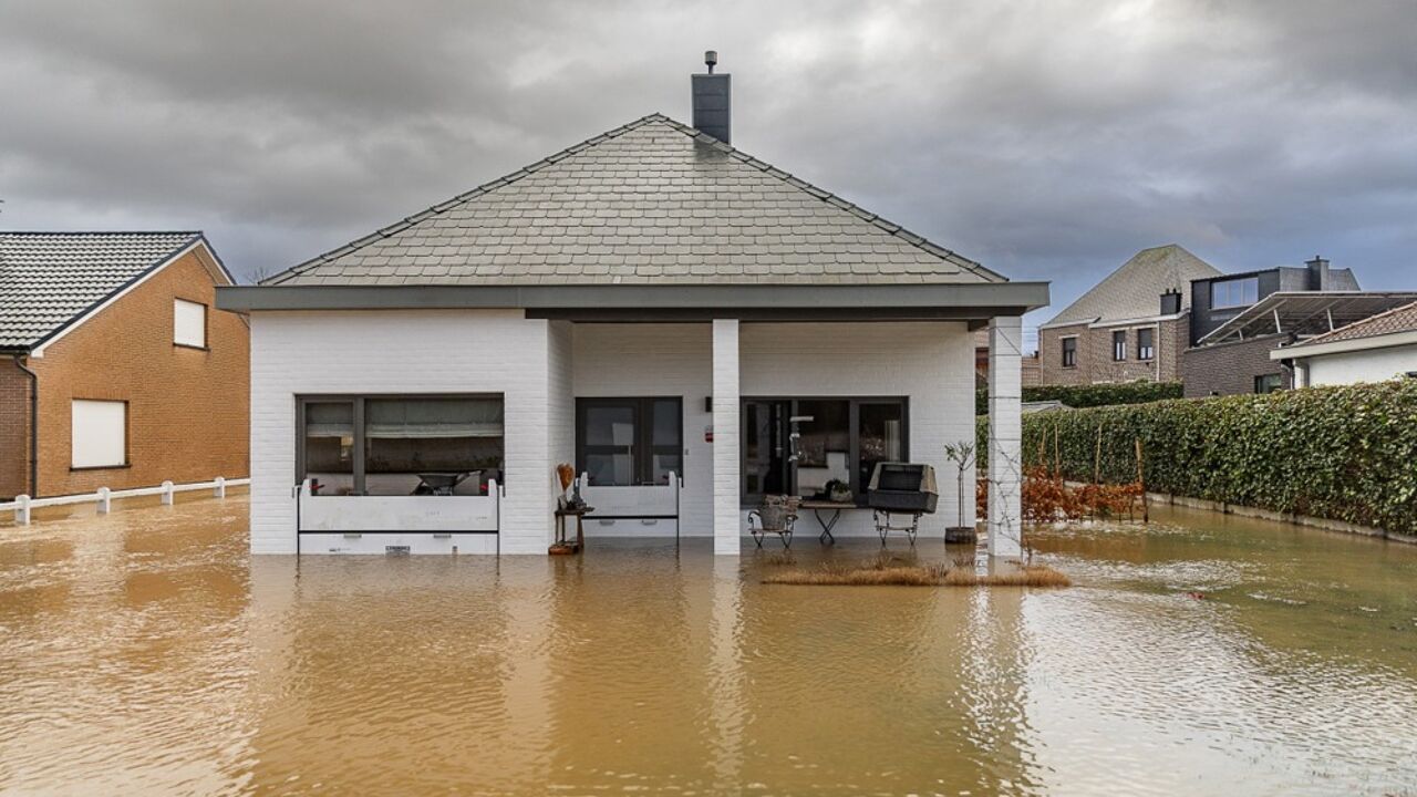 Waterschade Aan Je Woning? Zo Kan Je Die Laten Vergoeden Door De ...