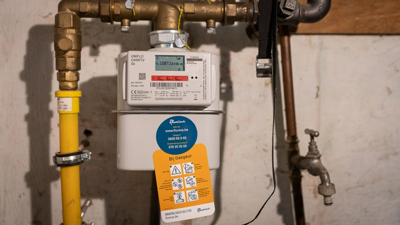 Digital electricity meters could cost families more than twice amount expected VRT NWS news