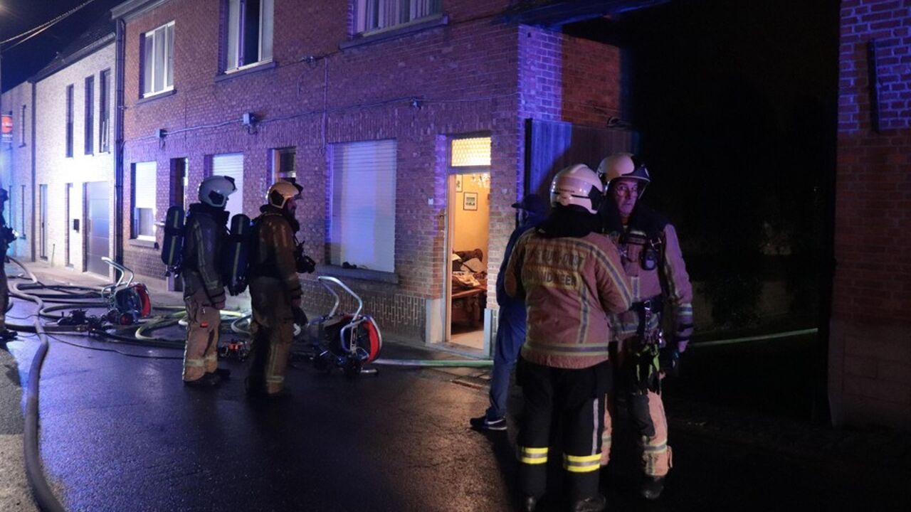 Vrouw (58) Sterft Na Uitslaande Woningbrand In Oordegem | VRT NWS: Nieuws