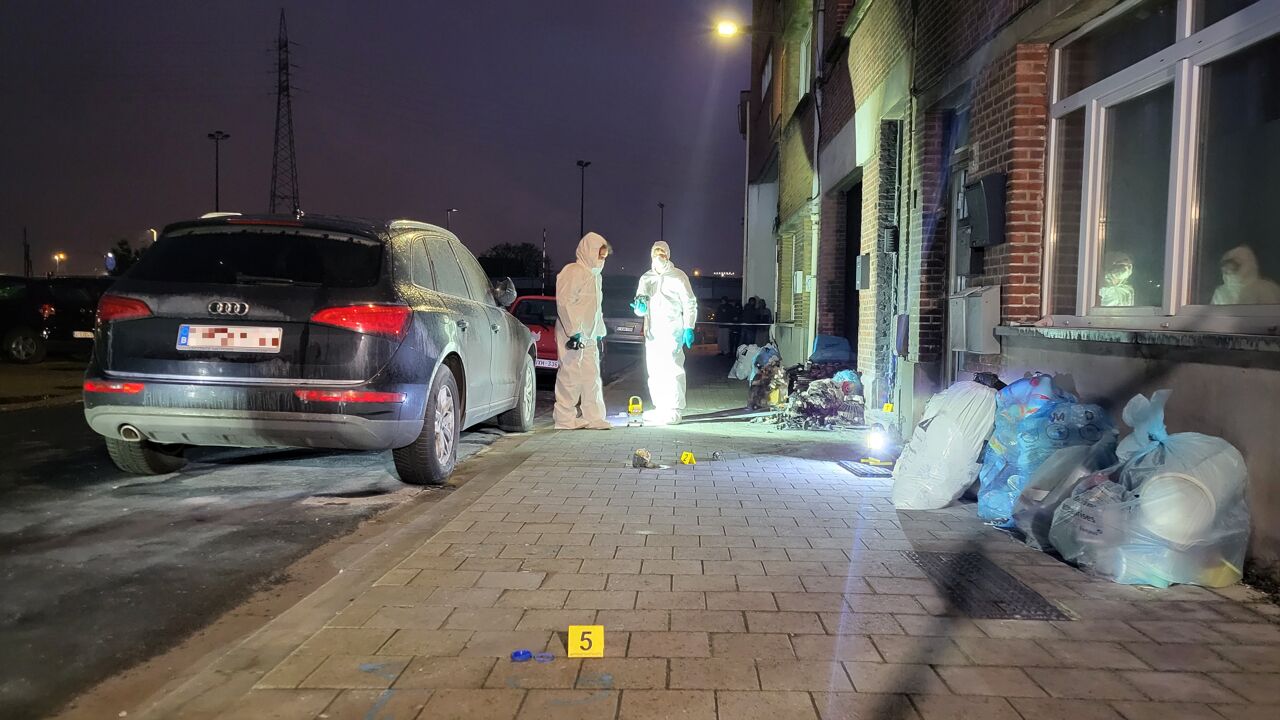 Drie Aanslagen In één Nacht In Antwerpen: 2 Verdachten Opgepakt In ...