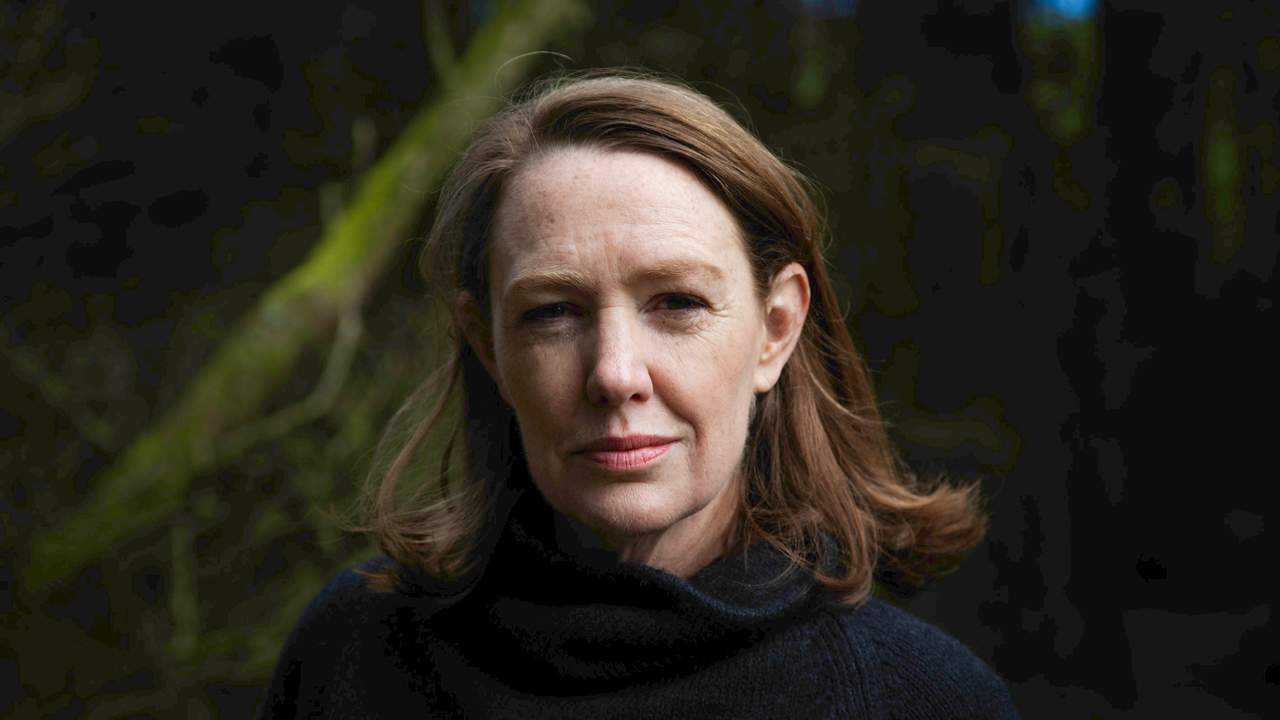 Navalny bleef tot het eind optimistisch, en Paula Hawkins schrijft een