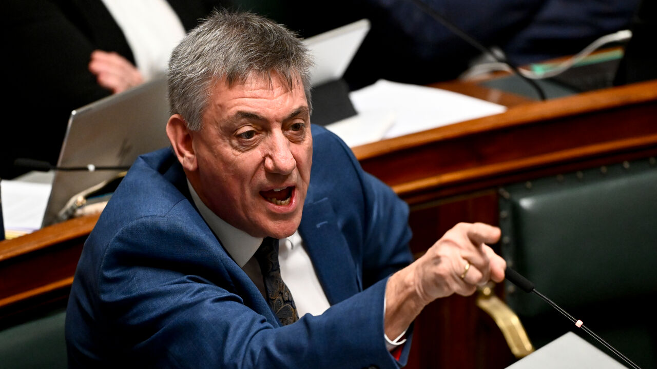 'Sterke Jan' haalt de kastanjes uit het vuur voor premier De Wever