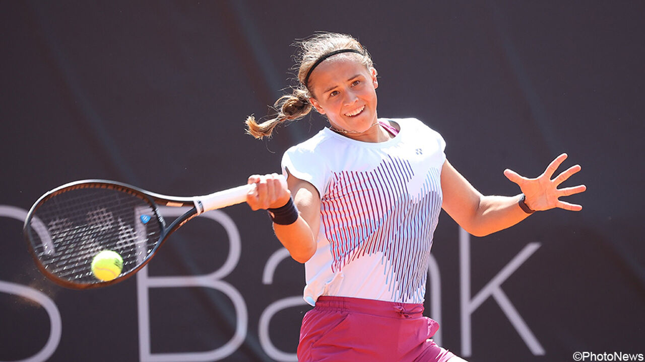 Hanne Vandewinkel wipt topreekshoofd en plaatst zich voor halve finale op WTA-toernooi van Valencia