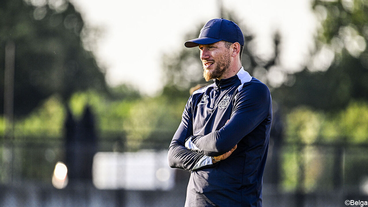 Brattyxluna erome she maintained me informed about her