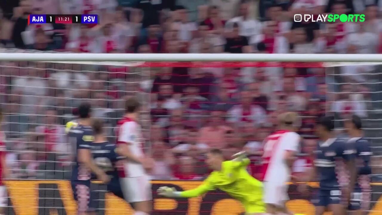 Mika Godts arrache le nul pour l'Ajax face au PSV dans le temps additionnel — image 6