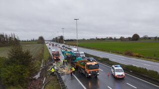 Verkeershinder Op E40 Bij Aalter Door Gekantelde Vrachtwagen Voorbij ...