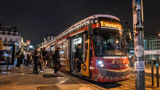 Ho-ho-ho! In Brüssel fährt der Weihnachtsmann mit der Tram | VRT NWS ...