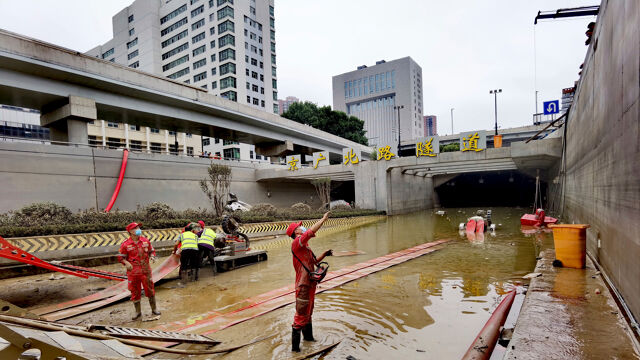 China Geeft Toe Dat Het Dodental Van De Overstromingen In Henan Drie ...