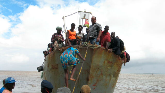 Veerboot Zinkt Voor Kust Van Mozambique: Zeker 96 Doden | VRT NWS: Nieuws