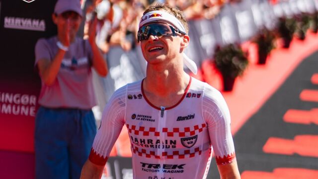 Riel Reed Onklopbaar op halve afstand: Marten Van Riel pakt ook winst in ...