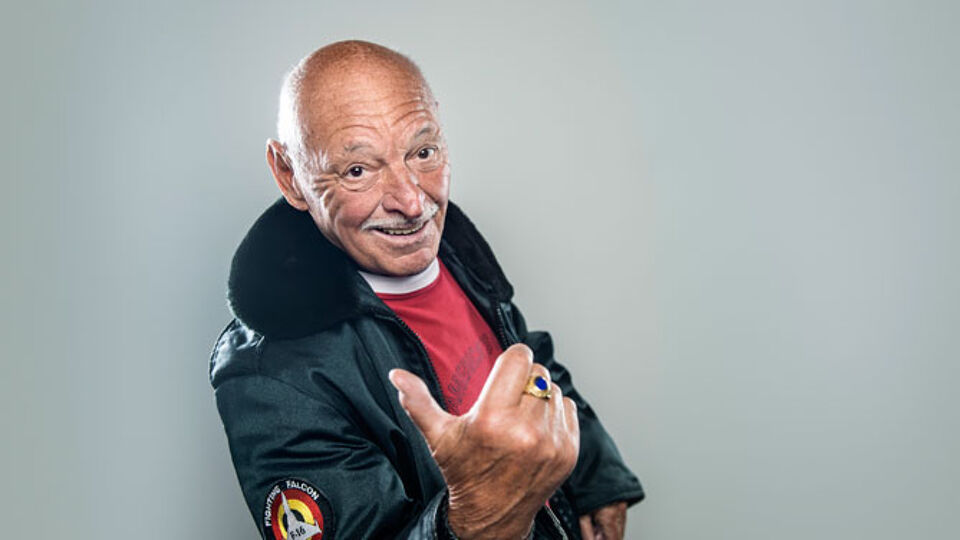 Brusselse volkszanger Lange Jojo (85) overleden, bekend van meezingers als Brusselse volkszanger Lange Jojo (85) overleden, bekend van meezingers als