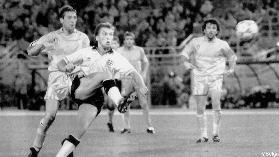 David Platt verschalkt de Belgische defensie en Preud'homme op het WK 1990.