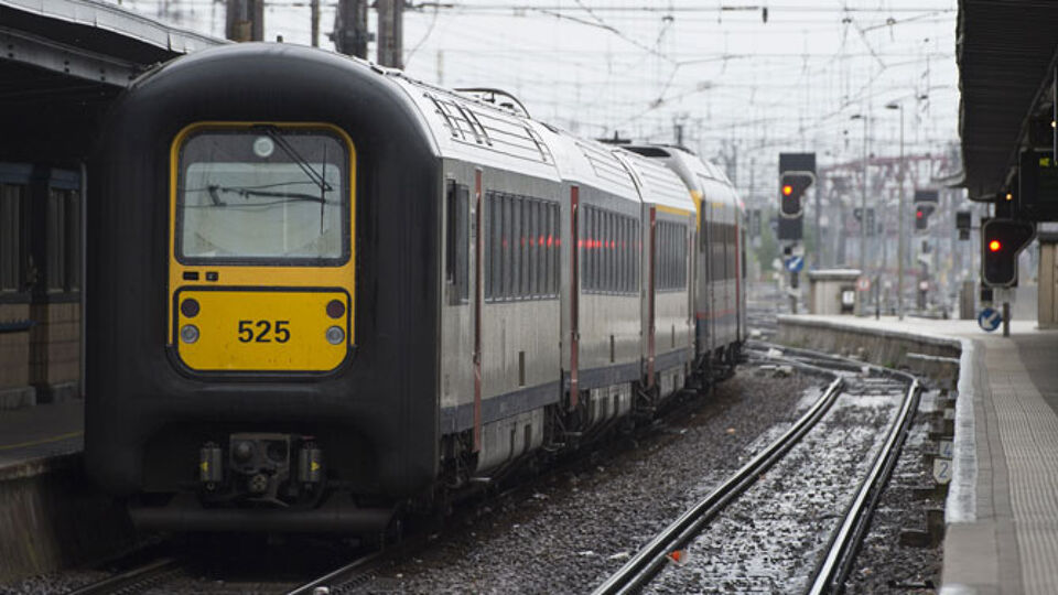 NMBS past dienstregeling aan na treinongeluk VRT NWS nieuws