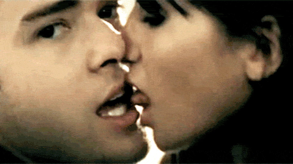 Seductive kiss. Seductive kiss. Baiser. Поцелуи за мочку уха. Мужчина шепчет на ухо женщине.