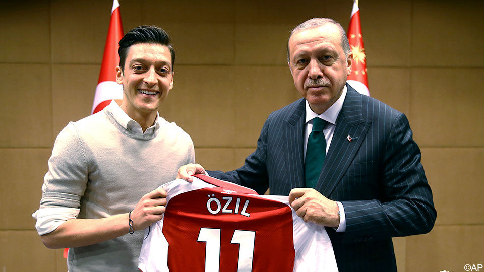 Mesut Özil met de Turkse president Erdogan.