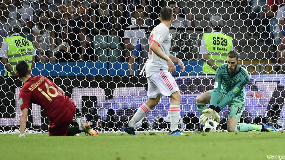 De Spaanse doelman pleit schuldig bij de 2e goal van Ronaldo.