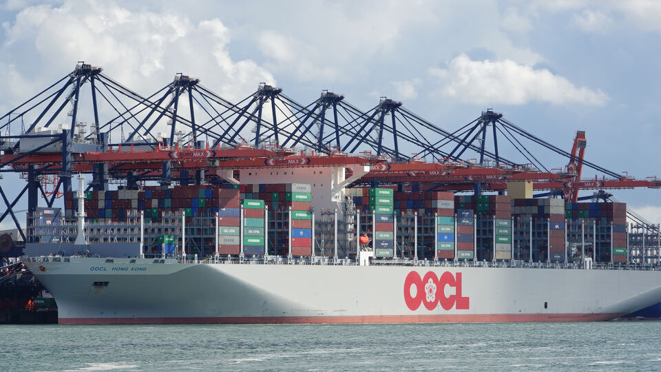 It’s a record! The OOCL Spain is the biggest container ship ever to
