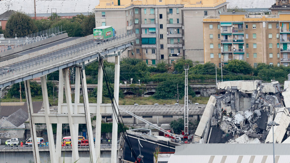 Brug ingestort in Genua VRT NWS nieuws