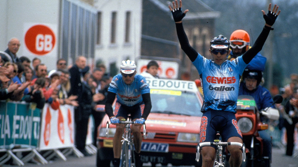 Moreno Argentin won de Waalse Pijl in 1994 voor ploegmakkers Giorgio Furlan en Jevgeni Berzin.