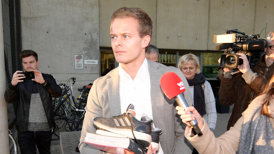 Bart Vertenten bij zijn vrijlating uit de gevangenis van Hasselt.