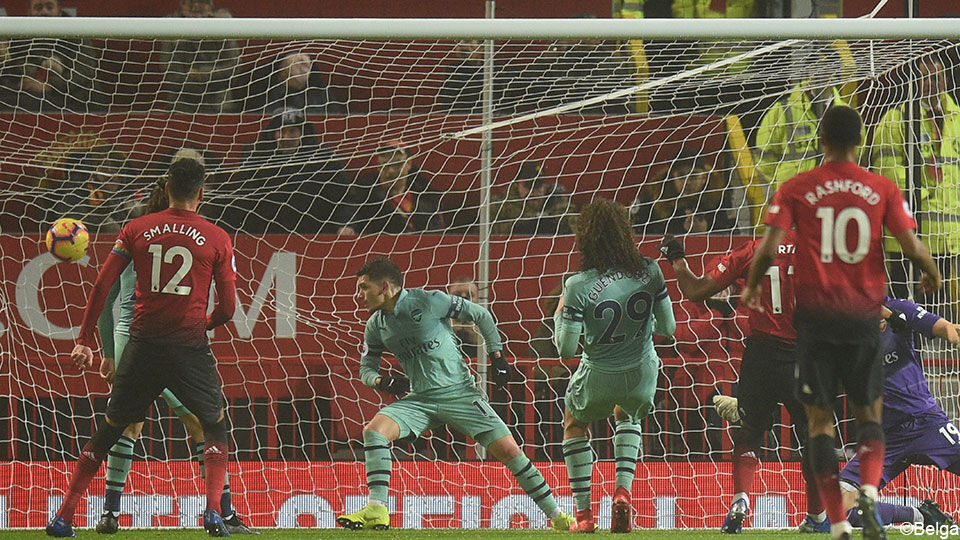Manchester United klimt op 1-1 dankzij Martial.