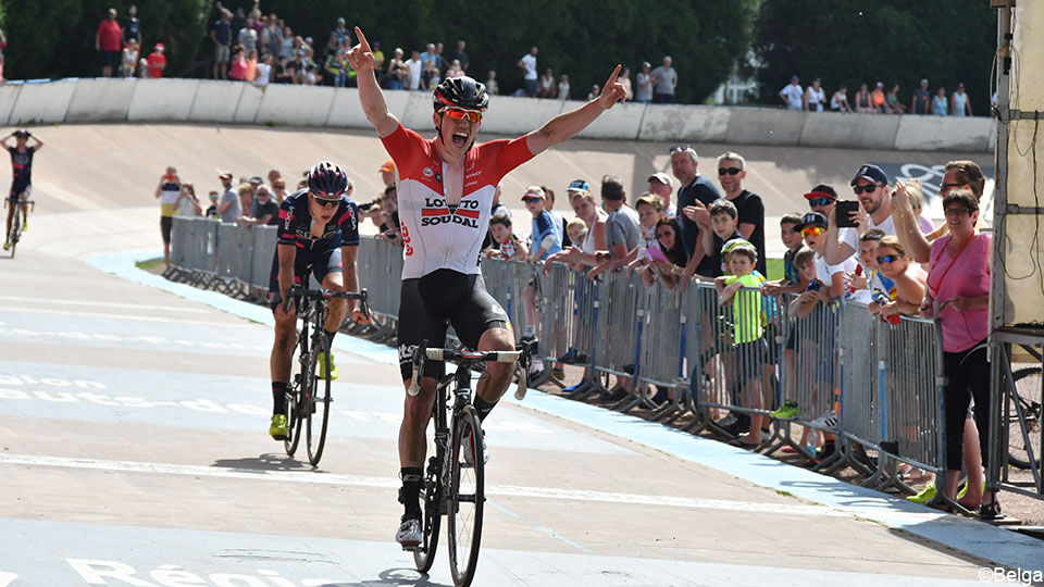Stan Dewulf won in 2018 Parijs-Roubaix voor beloften.