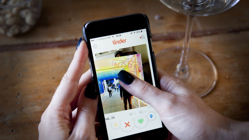 Datingapp Tinder Bestaat Exact 10 Jaar: "Sommigen Noemen Het Een ...