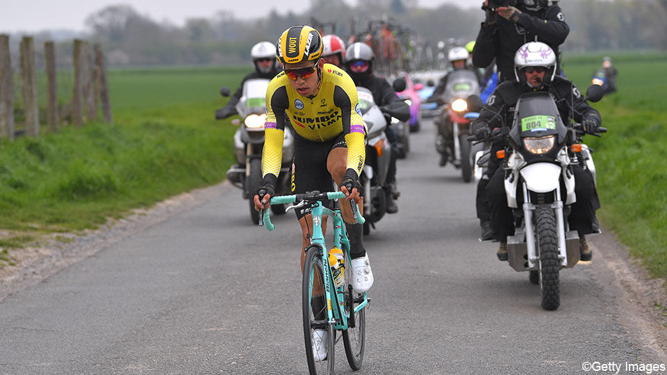 Van Aert eindigde gisteren 22e in Parijs-Roubaix.