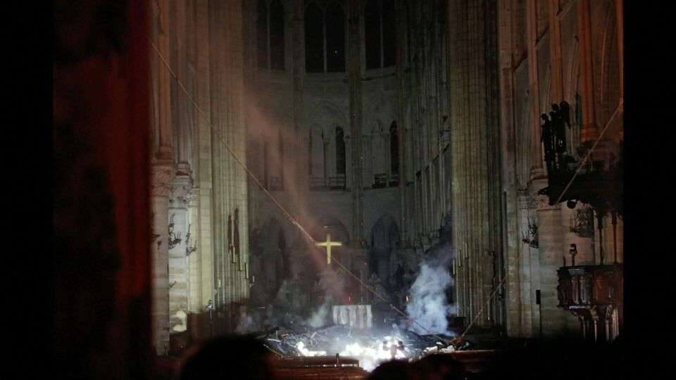 Na de verwoestende brand in de NotreDame wat ging verloren en wat is gered? VRT NWS Na de verwoestende brand in de NotreDame wat ging verloren en wat is gered? VRT NWS
