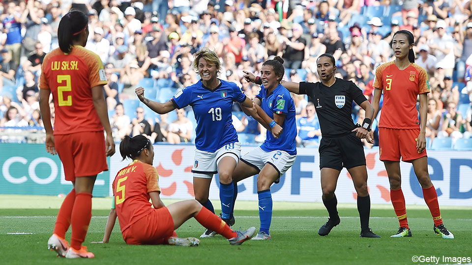 Italië scoorde voor en na de rust.