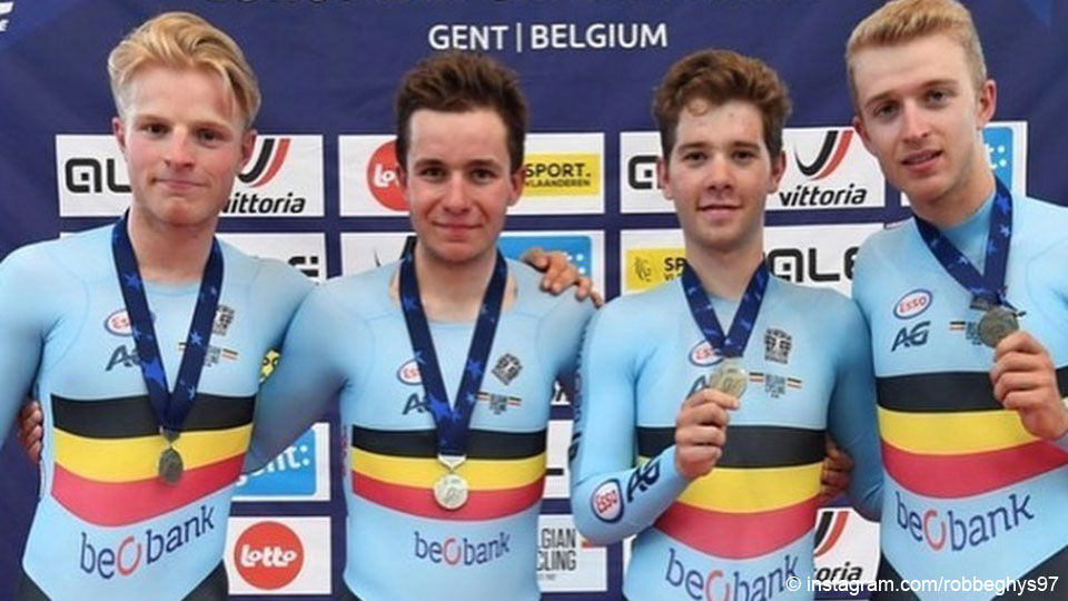 De Belgen pronken met hun zilveren medaille.