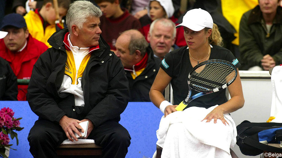 Ivo Van Aken en Kim Clijsters tijdens de Fed Cup in 2002.