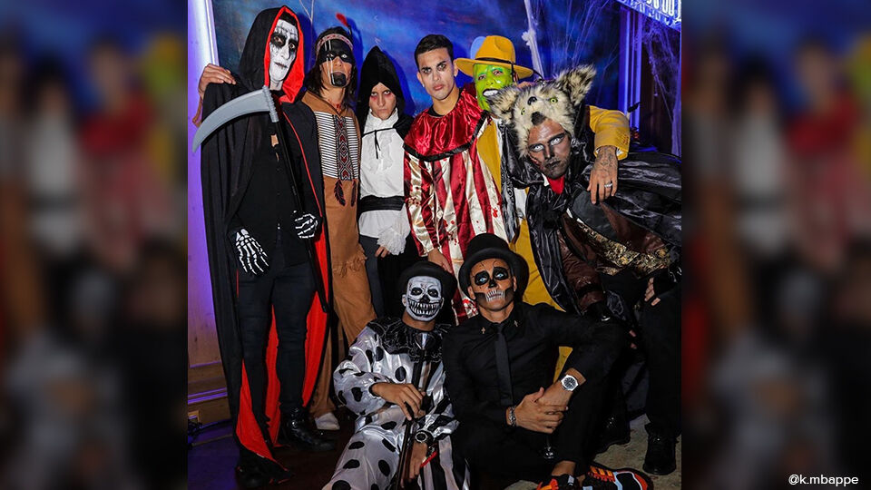 PSG-spelers in Halloweenkostuum