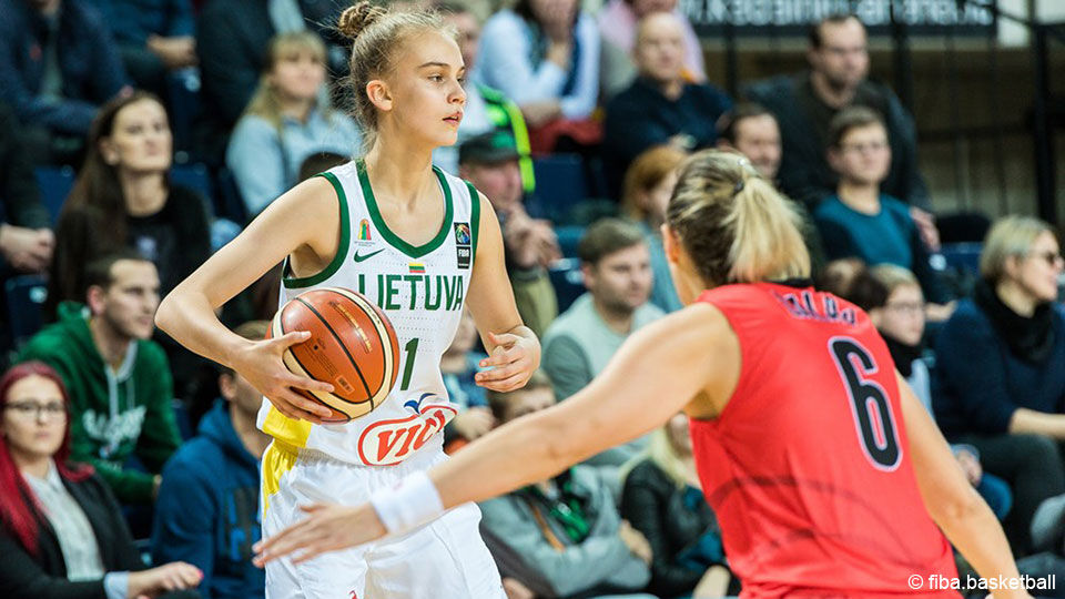 Juste Jocyte bij haar debuut voor Litouwen.