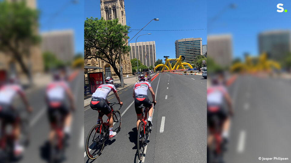 wielrenners in de straten van Adelaide