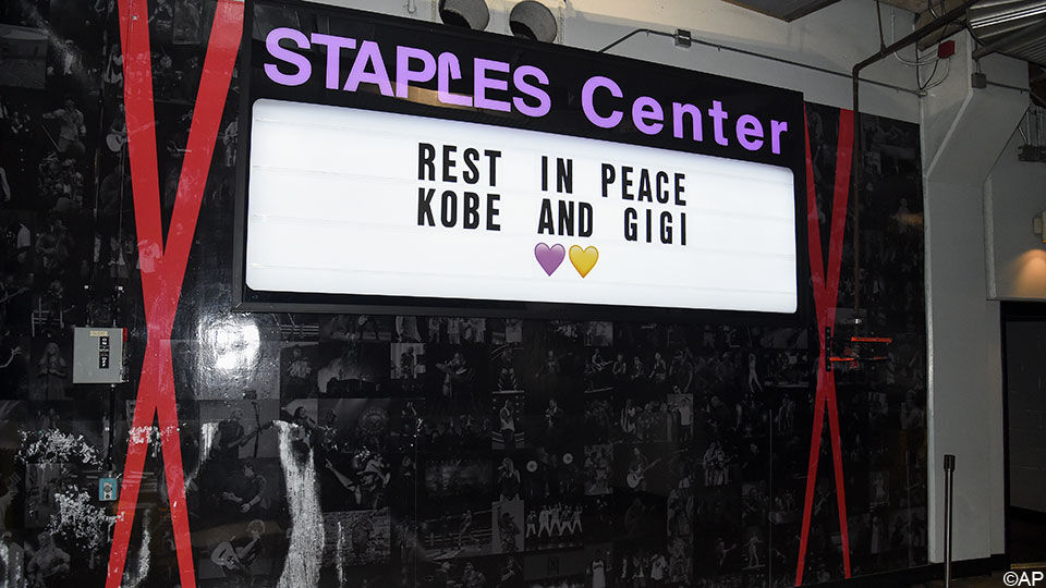 Het Staples Center in LA rouwt.