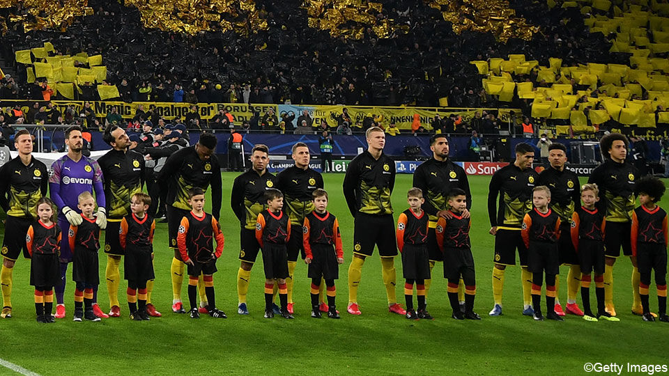 De basiself van Dortmund, met uiterst rechts Witsel en zijn "mini me".