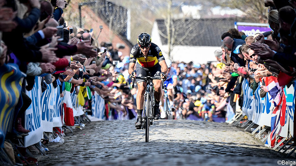 Philippe Gilbert op weg naar de zege in de Ronde van Vlaanderen van 2017.