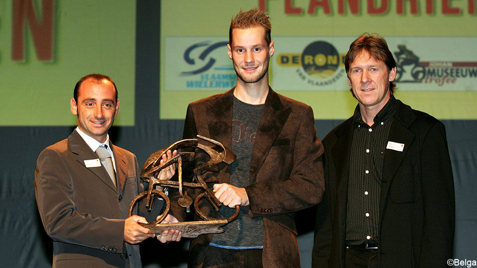 Dirk Demol  met Tom Boonen en Paolo Bettini op het gala van de Flandrien in 2004.