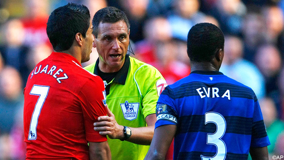 Suarez (Liverpool) en Evra (United) stonden in 2011 meerdere keren tegenover elkaar.
