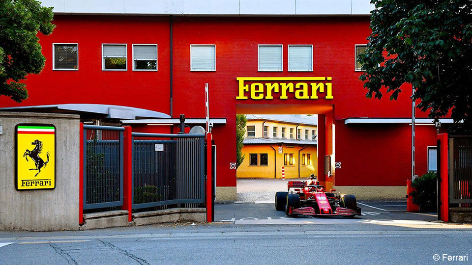 Charles Leclerc in zijn Ferrari