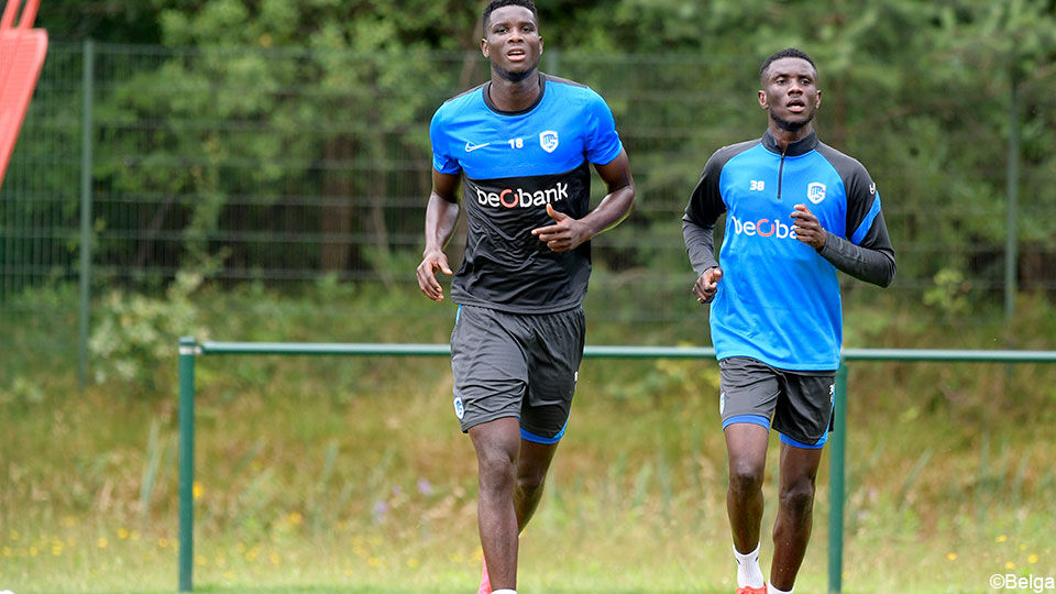 Paul Onuachu en Eboue Kouassi vorige week op training bij Genk.