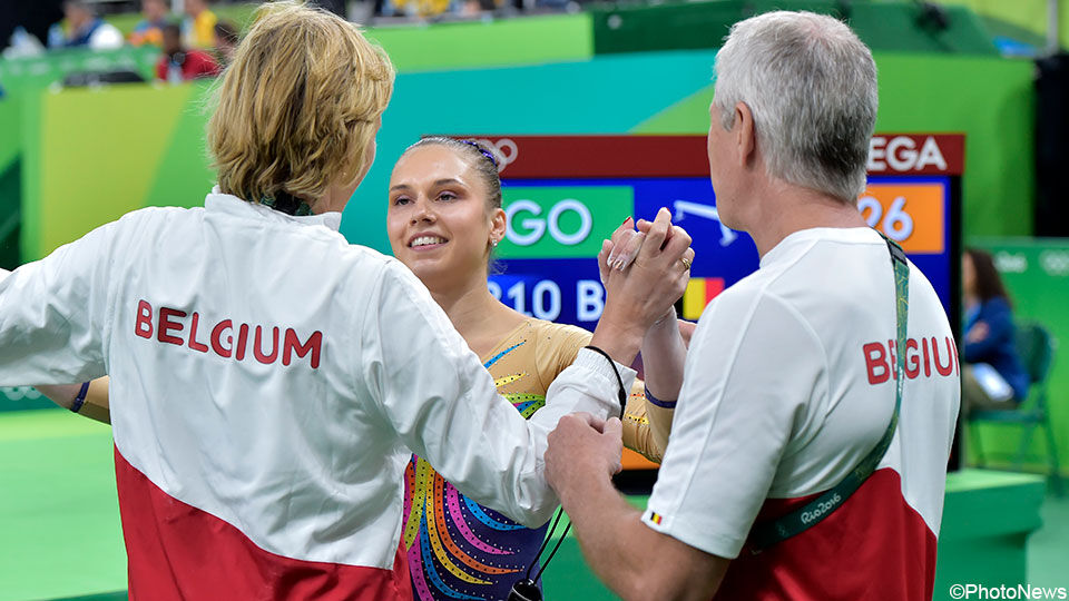 Laura Waem met coaches Marjorie Heuls en Yves Kiefer op de Spelen van Rio.