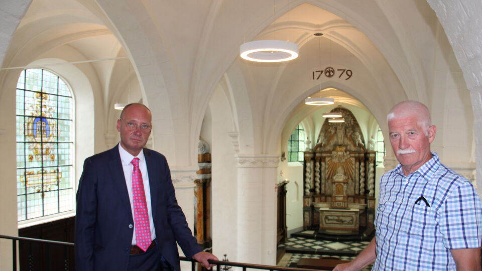 Schepen van Kerkraden David De Valck en voorzitter van de kerkfabriek Jean-Pierre Stalmans