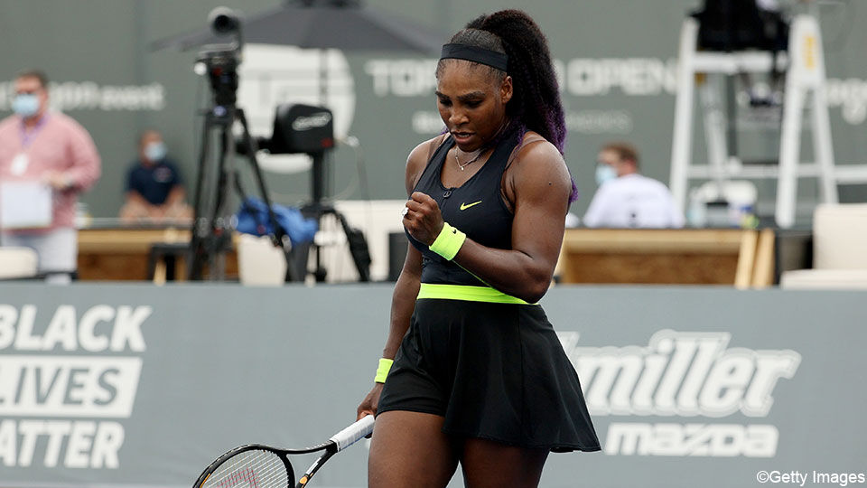 Serena Williams kwam halfweg de wedstrijd helemaal onder stoom.