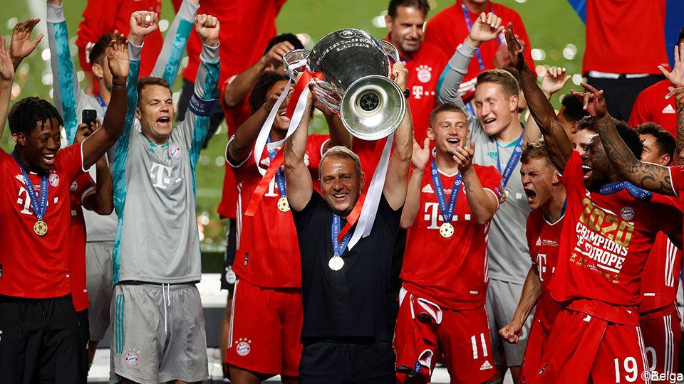 Bayern Munchen viert de overwinning met coach Hansi Flick.