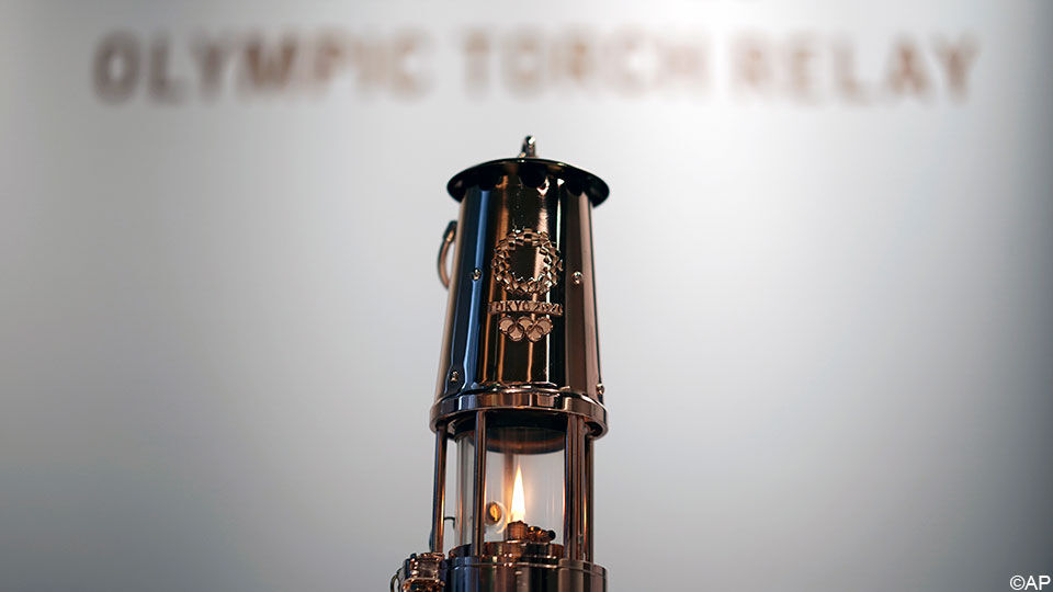 Het Olympisch vlammetje in het museum in Tokio.