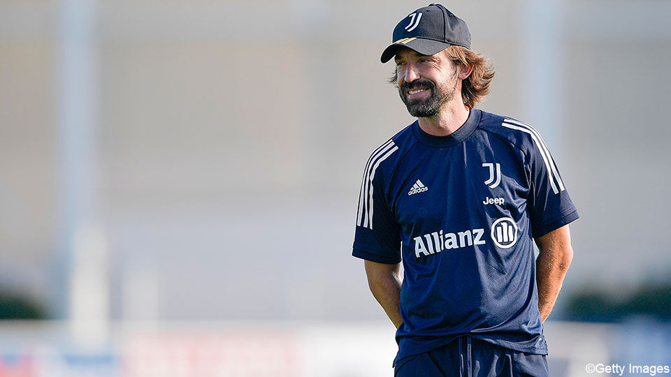 Andrea Pirlo is nu de trainer van Juventus.