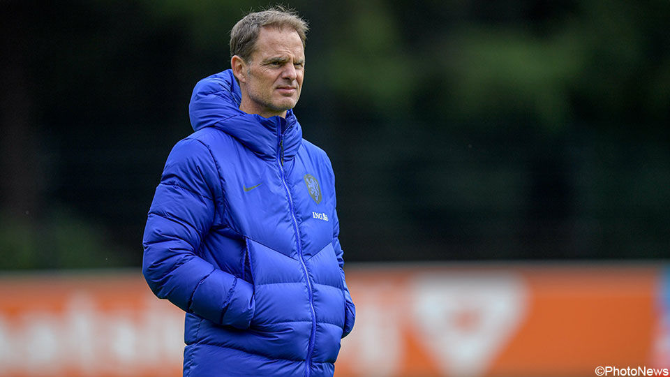 "Je kunt het niet allemaal op de trainer steken", zegt Johan Boskamp over Frank de Boer.